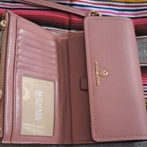 Michael Kors Logo Smartphone Wallet